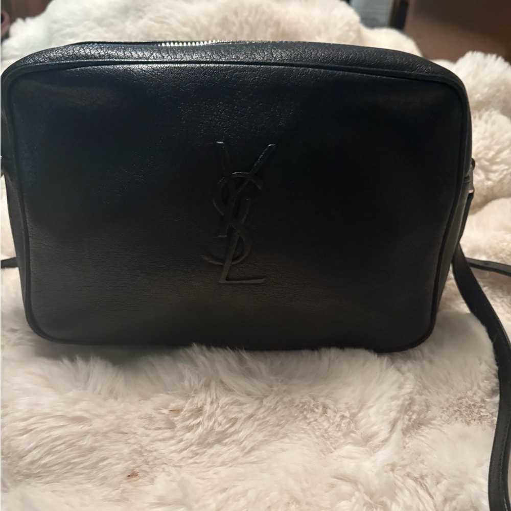 Yves Saint Laurent Black Leather bag